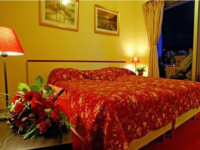 Hotel Maya Cavalaire-sur-Mer Room photo